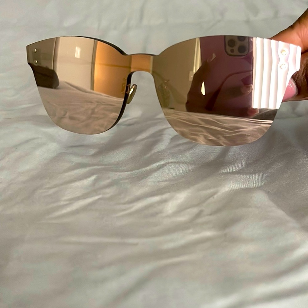 Cateye reflective DIOR sunglasses.
